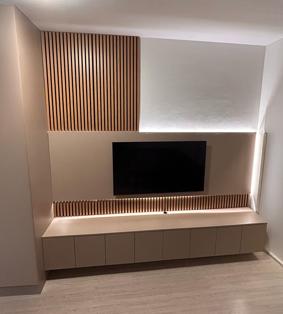 namještaj po mjeri, dnevni boravak, zidni paneli, drveni zidni paneli, tv konzola, dizajn interijera